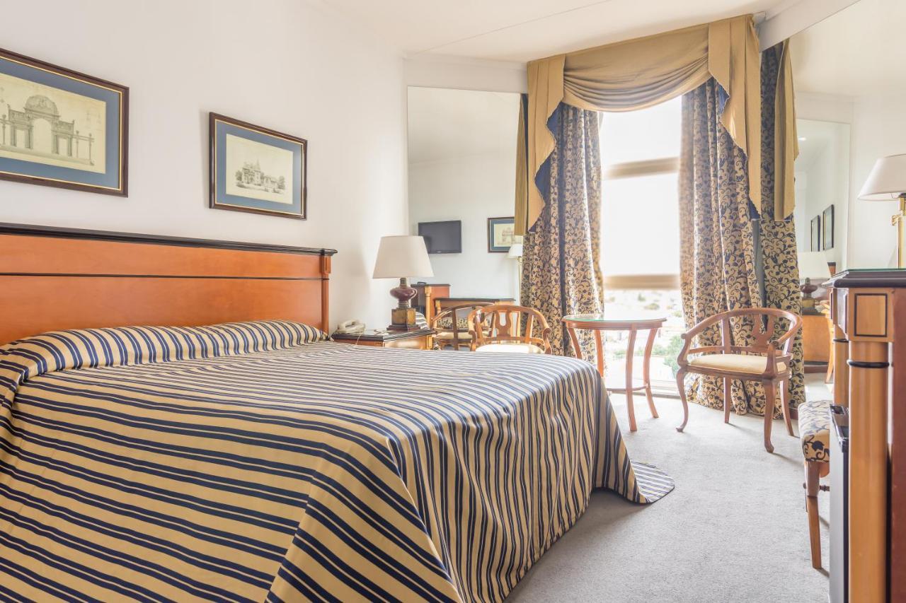 Hotel Libertador Тандил Екстериор снимка