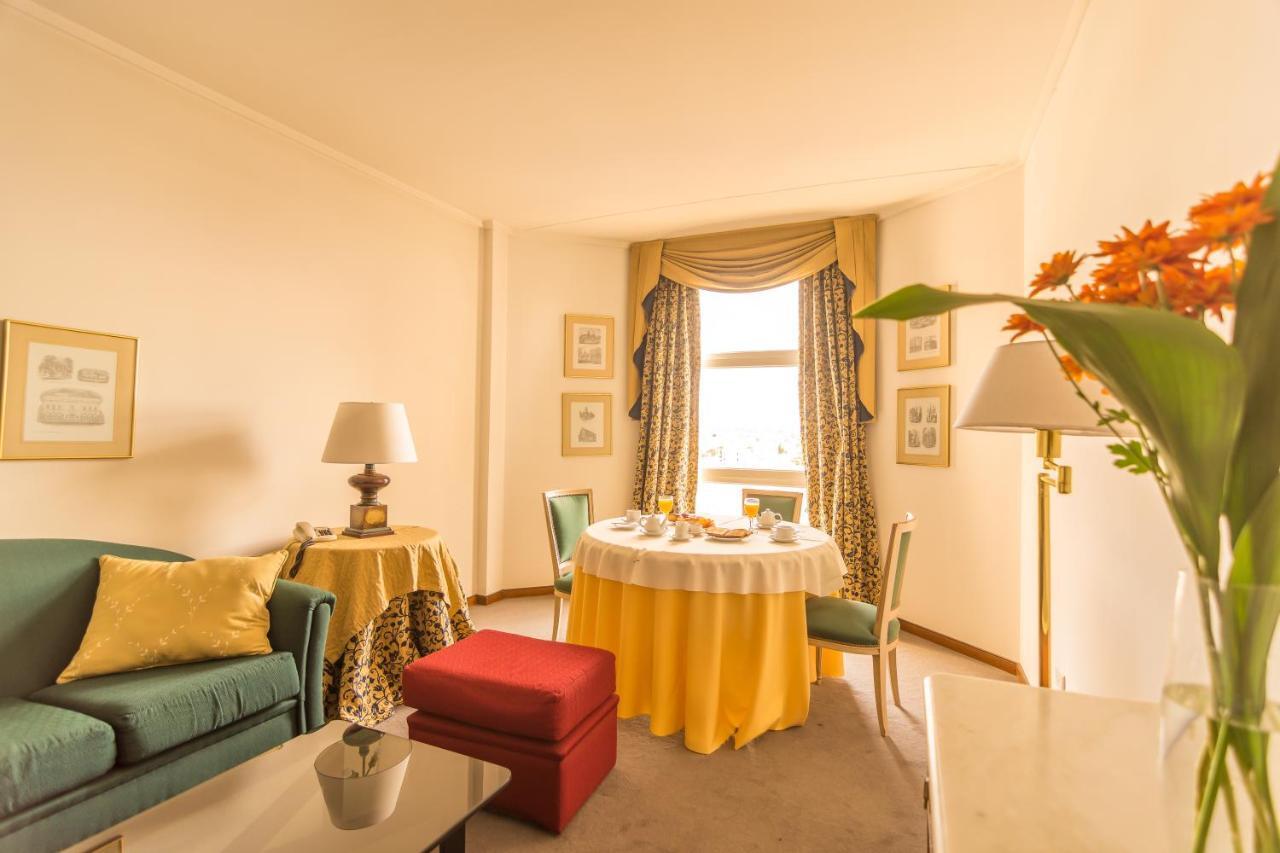 Hotel Libertador Тандил Екстериор снимка