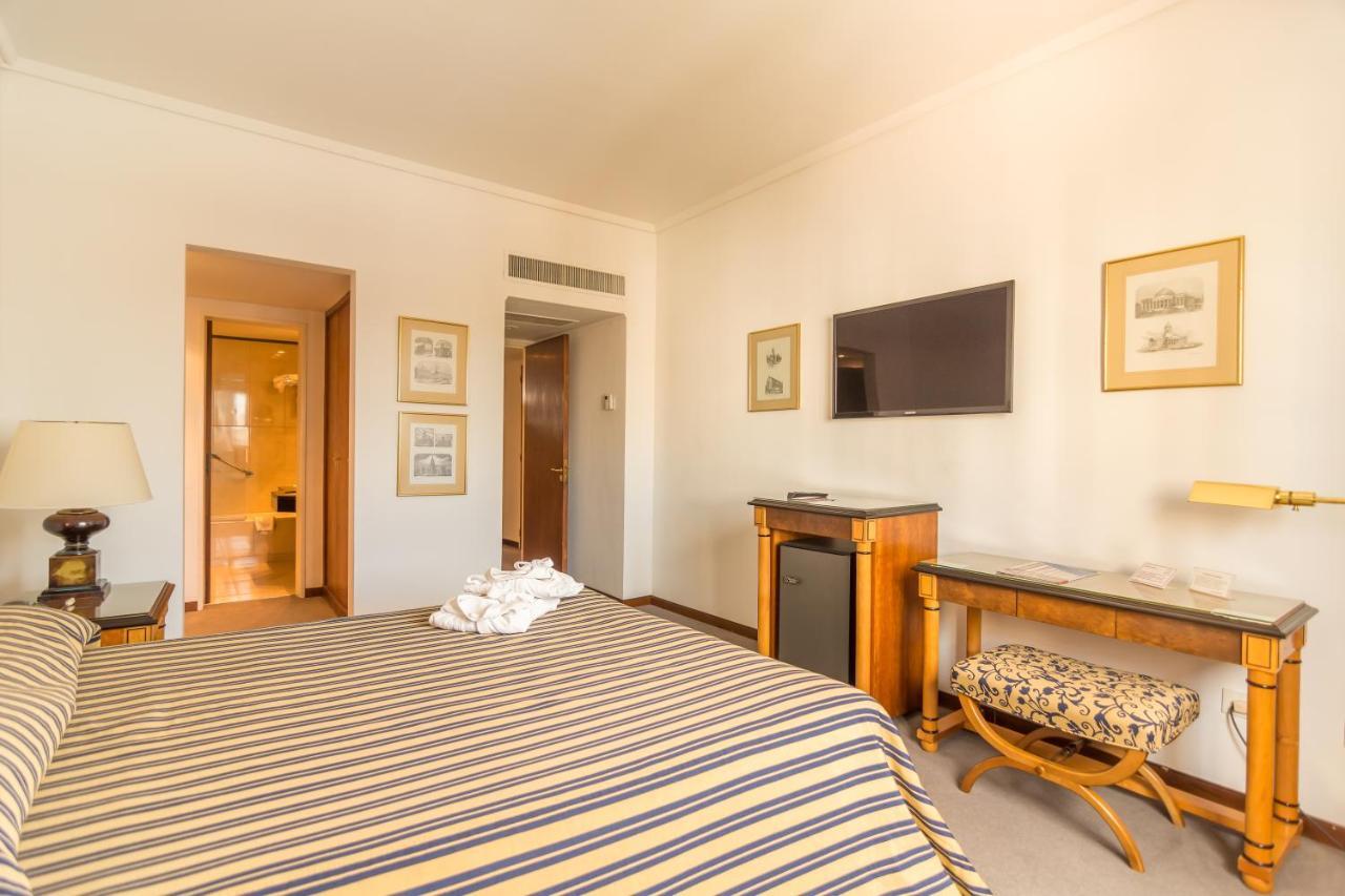 Hotel Libertador Тандил Екстериор снимка