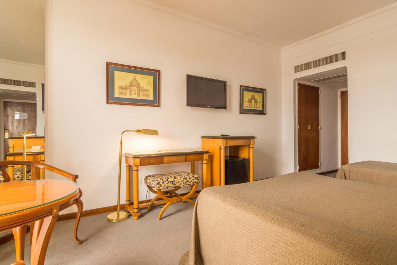 Hotel Libertador Тандил Екстериор снимка
