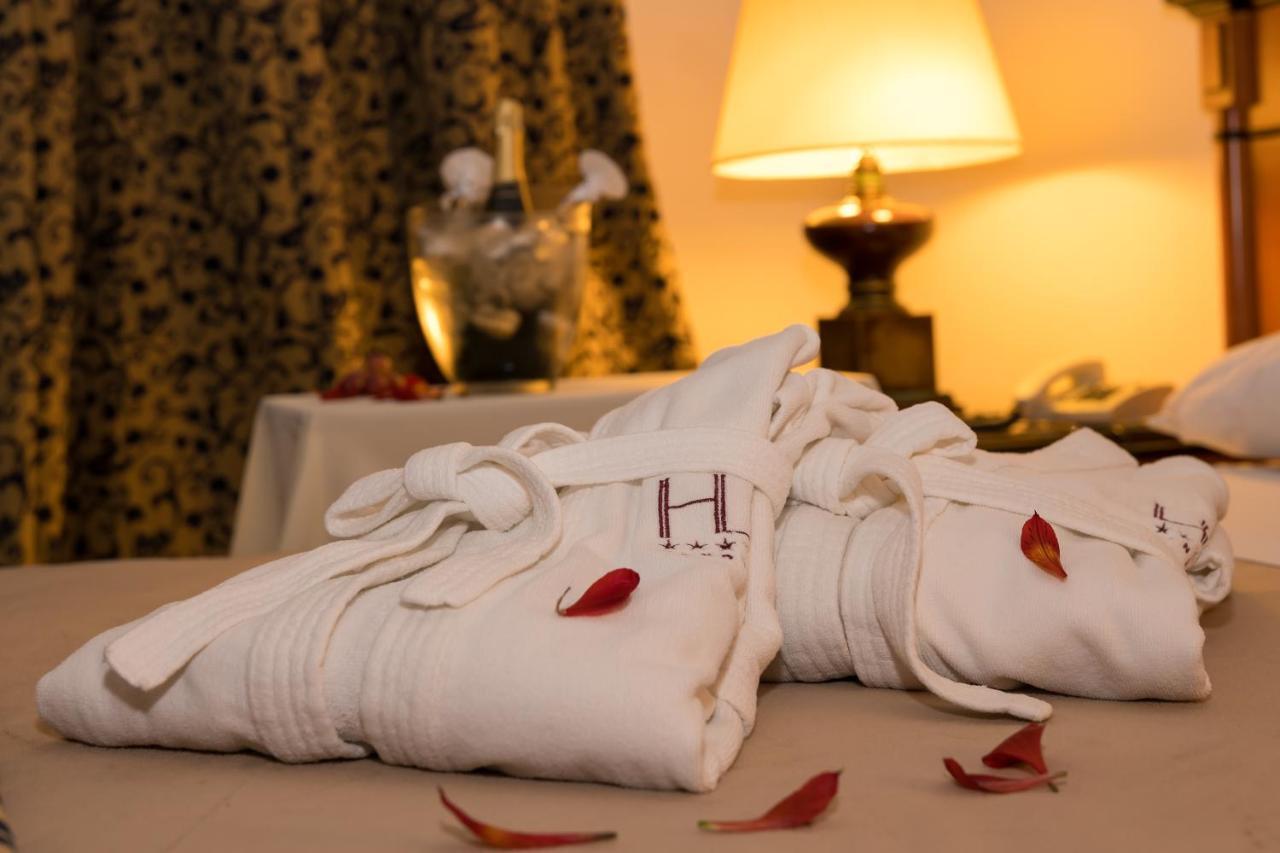 Hotel Libertador Тандил Екстериор снимка