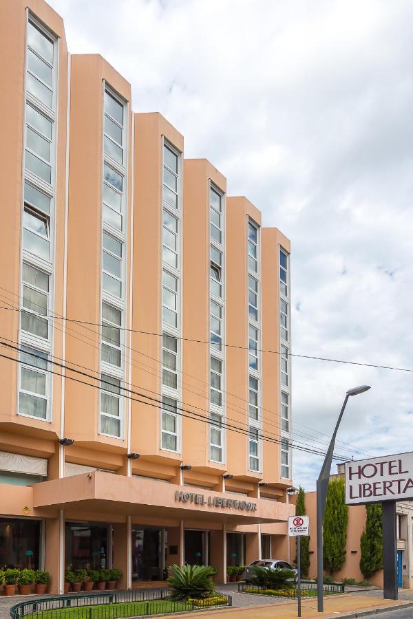 Hotel Libertador Тандил Екстериор снимка
